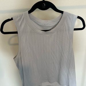 Lululemon train to be tank